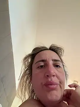 casalinga88 online show from March 7, 6:46 am