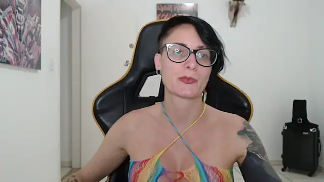 CrisBathoryxxx online show from December 8, 12:07 am