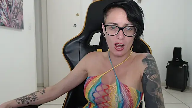 CrisBathoryxxx online show from December 8, 6:11 am