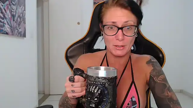 CrisBathoryxxx online show from March 1, 8:13 am