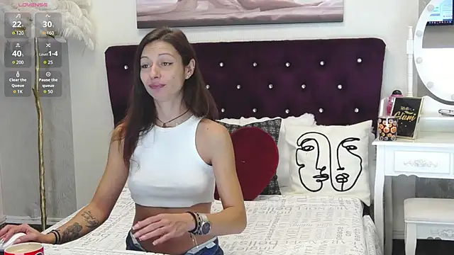 Snapshot of LexyLee17 chatting on October 13, 4:23 am LexyLee17 online show from October 13, 4:23 am