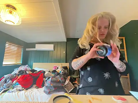 tatted-bitty online show from February 13, 6:16 pm