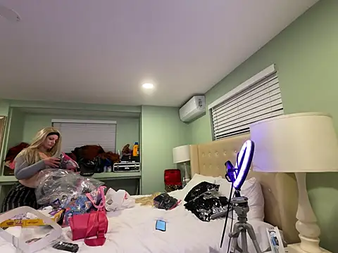 tatted-bitty online show from March 21, 3:01 am