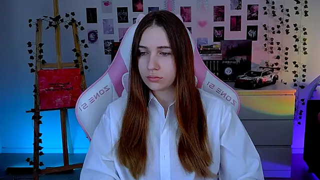 Snapshot of AliceCharmy chatting on October 10, 5:28 am AliceCharmy online show from October 10, 5:28 am