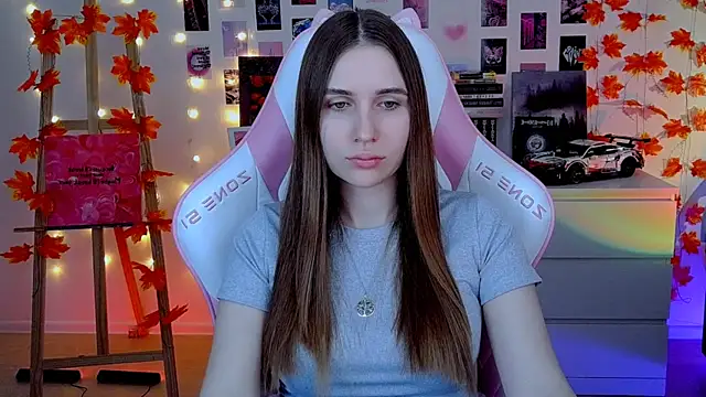 Snapshot of AliceCharmy chatting on November 3, 6:14 am AliceCharmy online show from November 3, 6:14 am