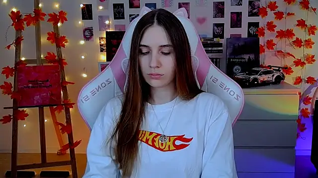 Snapshot of AliceCharmy chatting on November 7, 7:41 am AliceCharmy online show from November 7, 7:41 am