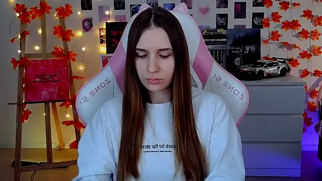 Snapshot of AliceCharmy chatting on November 22, 7:29 am AliceCharmy online show from November 22, 7:29 am