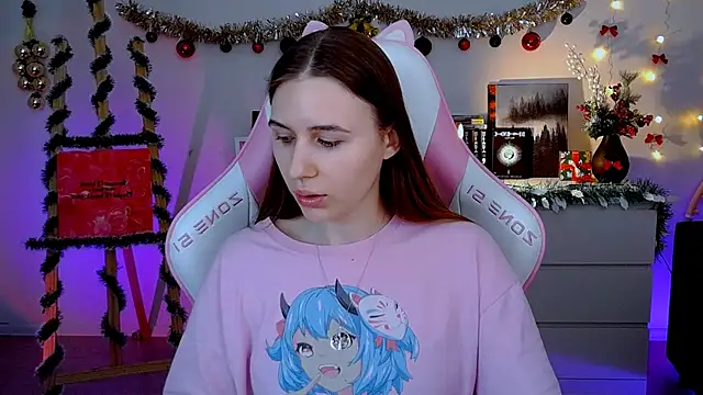 Snapshot of AliceCharmy chatting on December 5, 9:29 am AliceCharmy online show from December 5, 9:29 am