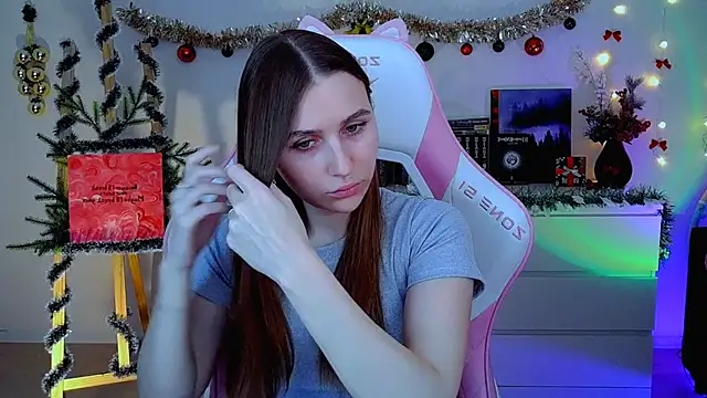 Snapshot of AliceCharmy chatting on December 15, 10:52 am AliceCharmy online show from December 15, 10:52 am