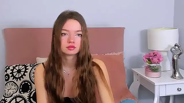 GraceLips online show from February 20, 8:50 am