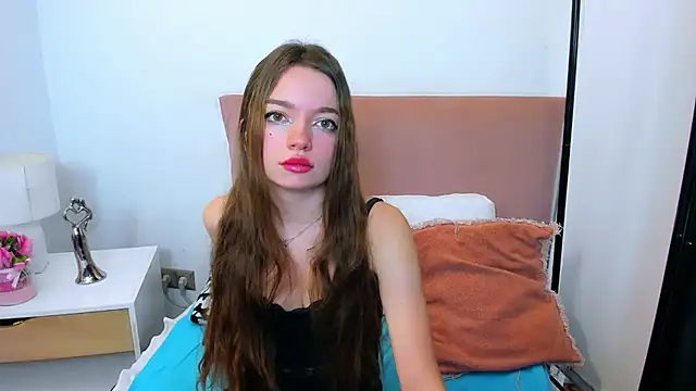 GraceLips online show from February 22, 9:12 am