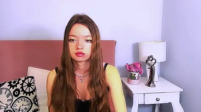 GraceLips online show from March 20, 6:30 am