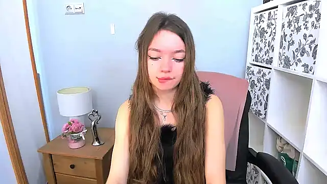 GraceLips online show from March 23, 6:16 am