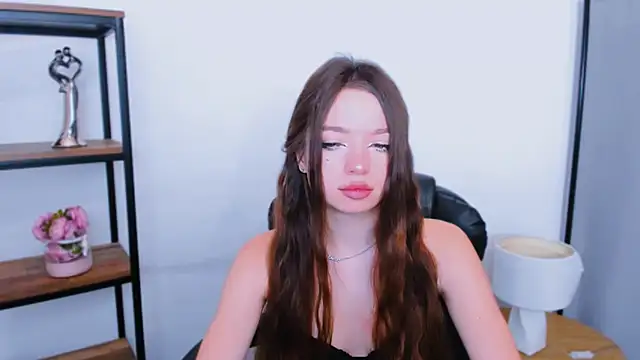 GraceLips online show from October 27, 9:30 pm