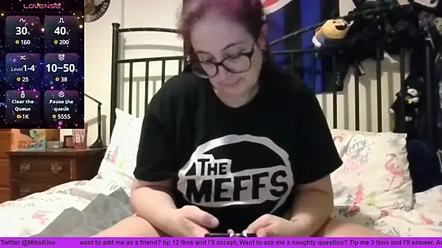 MissKisu online show from December 6, 7:10 am