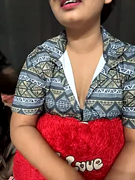 Snapshot of Magical-Couple-telugu chatting on October 10, 6:45 am Magical-Couple-telugu online show from October 10, 6:45 am