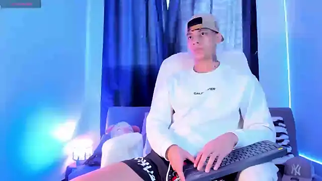 Josep Davies online show from February 8, 9:36 pm