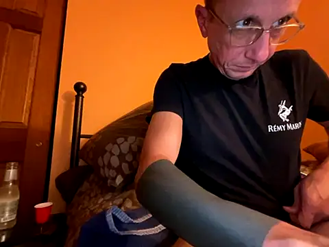 mouser21212 online show from September 9, 9:58 pm