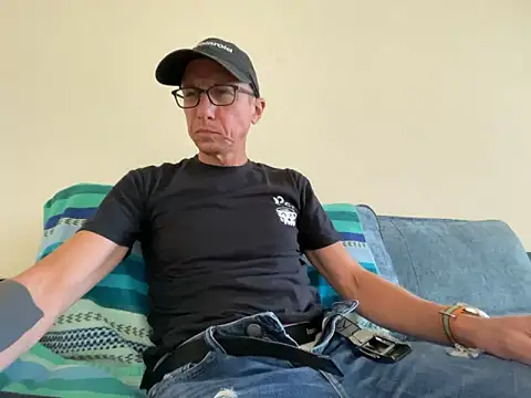 mouser21212 online show from October 19, 6:30 pm