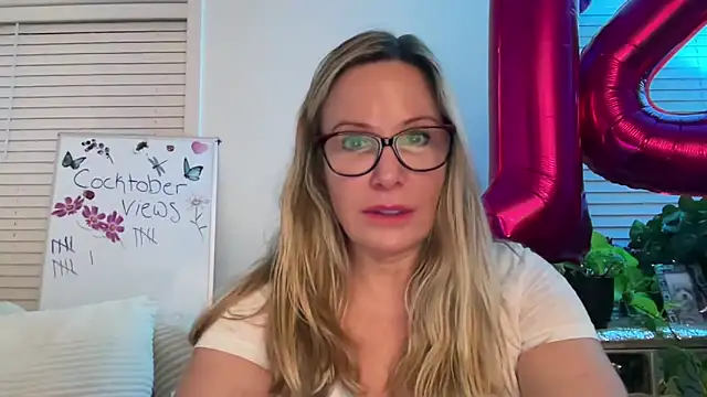 Milf Goddess online show from October 14, 4:46 am