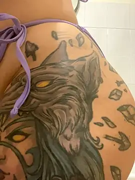 Luccreccia  online show from November 6, 9:43 am