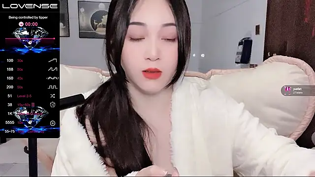 Snapshot of kolll88 chatting on January 6, 9:08 am kolll88 online show from January 6, 9:08 am