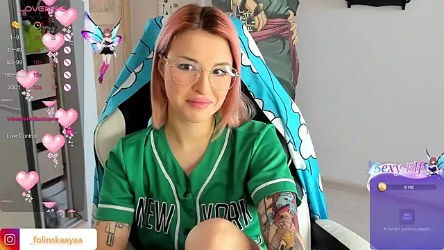 Snapshot of folinskayyya chatting on February 18, 3:31 am folinskayyya online show from February 18, 3:31 am