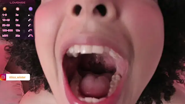 Snapshot of Alice_winter_ chatting on June 19, 11:08 pm Alice winter online show from June 19, 11:08 pm