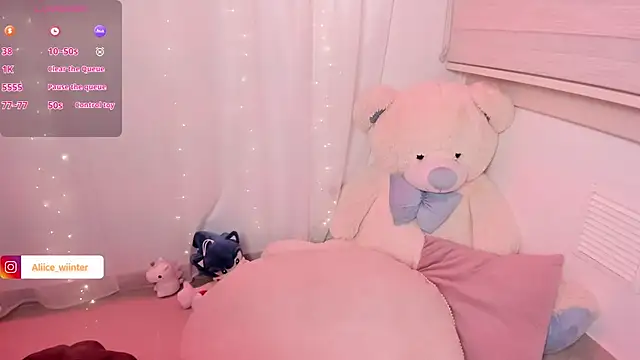 Snapshot of Alice_winter_ chatting on July 8, 11:09 pm Alice winter online show from July 8, 11:09 pm