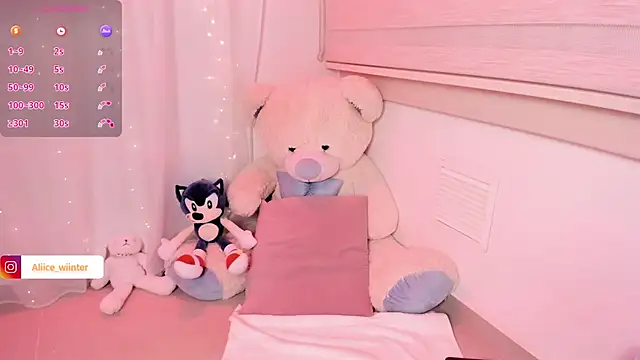 Snapshot of Alice_winter_ chatting on July 31, 11:15 pm Alice winter online show from July 31, 11:15 pm