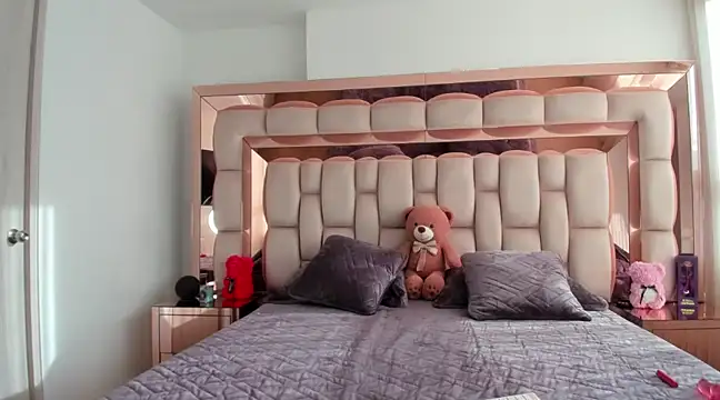 Snapshot of candy-sam28 chatting on December 9, 9:26 pm candy-sam28 online show from December 9, 9:26 pm