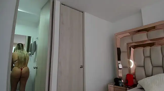 Snapshot of candy-sam28 chatting on January 25, 4:46 pm candy-sam28 online show from January 25, 4:46 pm