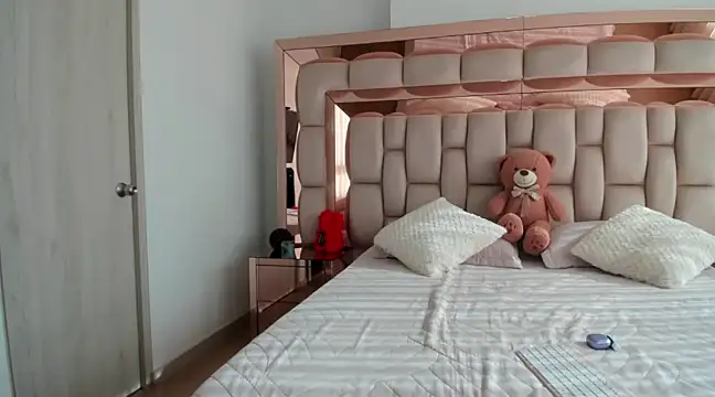 Snapshot of candy-sam28 chatting on January 26, 8:56 pm candy-sam28 online show from January 26, 8:56 pm