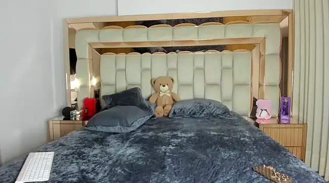 Snapshot of candy-sam28 chatting on February 17, 11:09 pm candy-sam28 online show from February 17, 11:09 pm