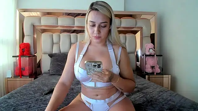 Snapshot of candy-sam28 chatting on November 11, 9:59 pm candy-sam28 online show from November 11, 9:59 pm