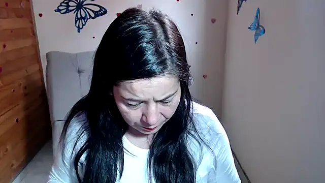 Snapshot of lilisa777 chatting on November 13, 5:23 pm lilisa777 online show from November 13, 5:23 pm