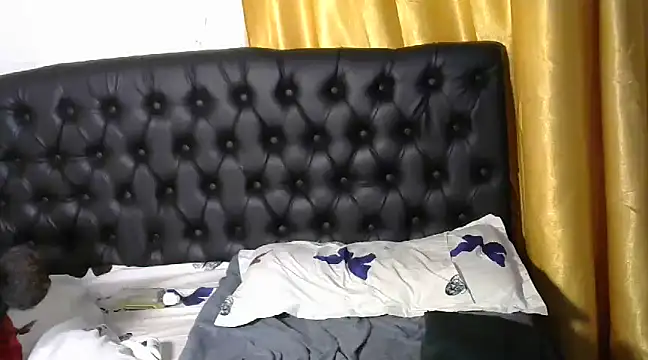 Snapshot of Ebonyxxmodel chatting on February 25, 2:54 pm Ebonyxxmodel online show from February 25, 2:54 pm