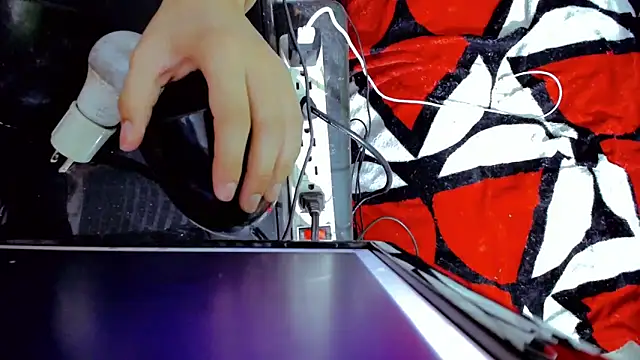 Snapshot of tayiro_r chatting on October 22, 11:15 pm tayiro r online show from October 22, 11:15 pm