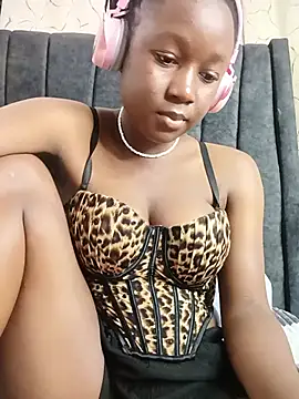 Snapshot of carenic chatting on June 27, 5:29 pm carenic online show from June 27, 5:29 pm