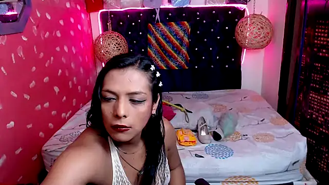 EmilyTsSweet online show from January 22, 10:48 pm