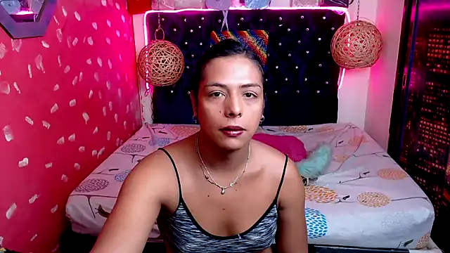 EmilyTsSweet online show from February 6, 1:54 pm