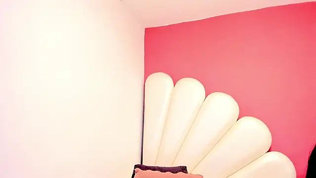 Snapshot of Vicky_Freedom chatting on February 28, 1:58 pm Vicky Freedom online show from February 28, 1:58 pm