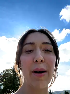 emiliasommer online show from October 7, 1:30 pm