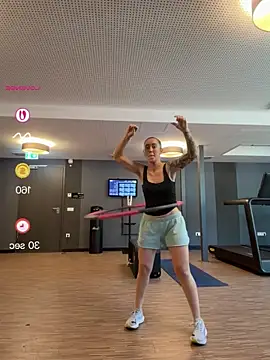 emiliasommer online show from June 18, 8:25 am