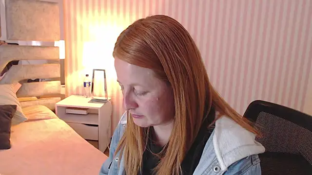 Snapshot of ViioletaMora chatting on January 18, 2:03 am ViioletaMora online show from January 18, 2:03 am