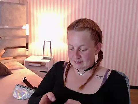 Snapshot of ViioletaMora chatting on January 20, 10:15 pm ViioletaMora online show from January 20, 10:15 pm