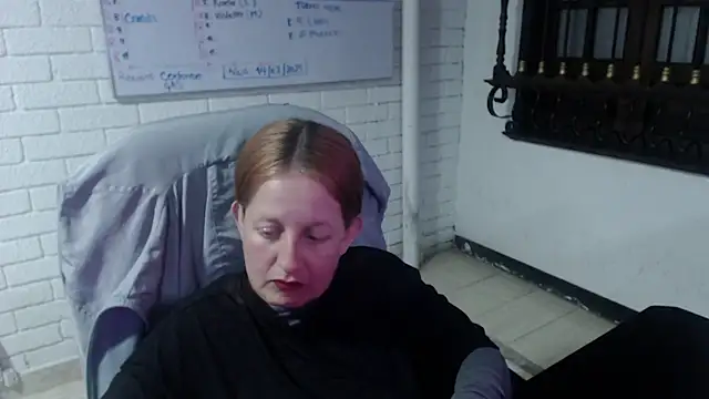 Snapshot of ViioletaMora chatting on February 9, 3:00 am ViioletaMora online show from February 9, 3:00 am