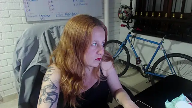 Snapshot of ViioletaMora chatting on February 12, 12:37 am ViioletaMora online show from February 12, 12:37 am