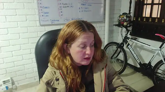 Snapshot of ViioletaMora chatting on February 16, 7:04 am ViioletaMora online show from February 16, 7:04 am