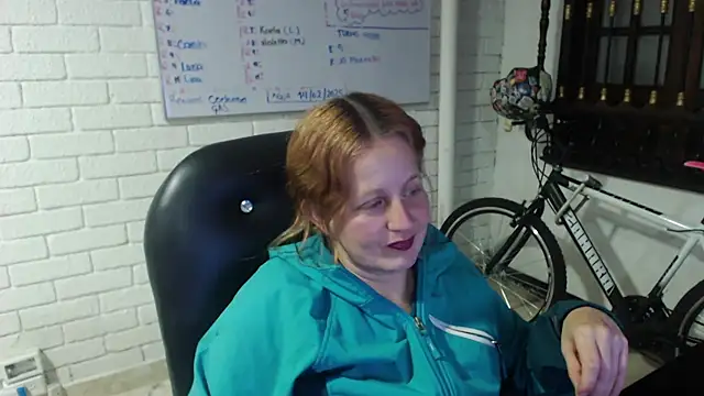 Snapshot of ViioletaMora chatting on February 17, 2:42 am ViioletaMora online show from February 17, 2:42 am